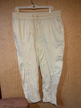 Women's The North Face Lightweight Drawstring Capris - Cream